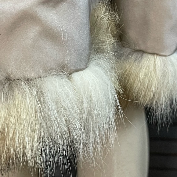 Swiss / Canadian Fur ( Pre-loved ) Vintage - Picture 5 of 15